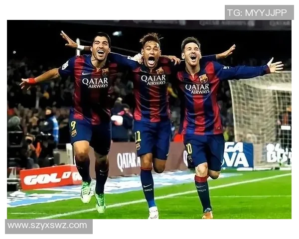 足球明星们纷纷开启直播时代,分享训练生活与球场背后的故事 足球明星们纷纷开启直播时代,分享训练生活与球场背后的故事